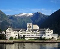 Copyright © Safari the Globe Balestrand, Norway - Kvikne's Hotel