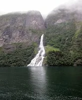 Copyright © Safari the Globe Geirangerfjord, Norway - Suitor Waterfall