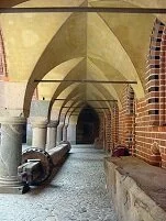 Copyright © Safari the Globe Polish Architecture - Teutonic Malbork Castle