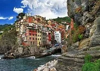 Copyright © freeartist / 123RF Stock Photo Italian Architecture - Town of Riomaggiore